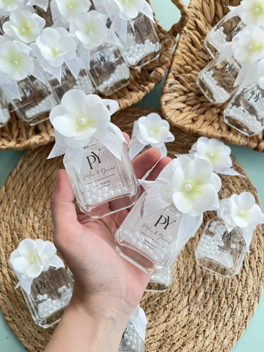 Cam Kolonya Şişesi - 50cc Sekizgen - Kurdele Islak Ortanca ve İnci Süslemeli (25 li)