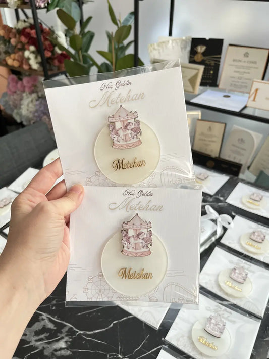 Kartlı Atlıkarınca Figürlü Magnet