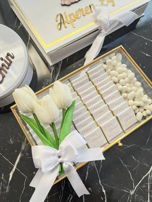 Cam Çikolata Kutusu - Badem Şekerli - Lale Süslemeli